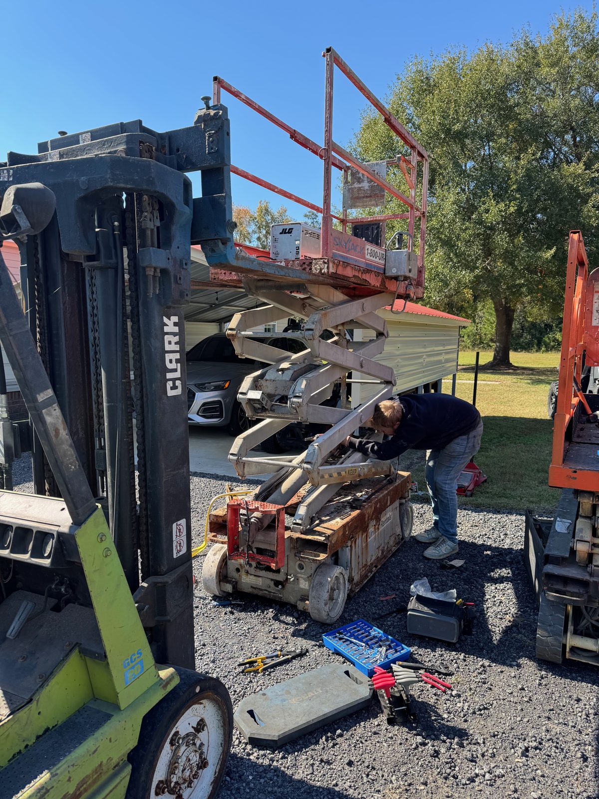 Field hydraulic repair on heavy lifting equipment